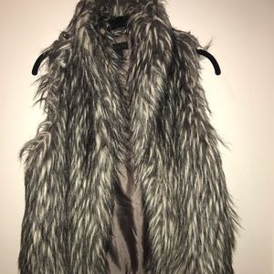 Like new Steve Madden faux fur vest Sz Med